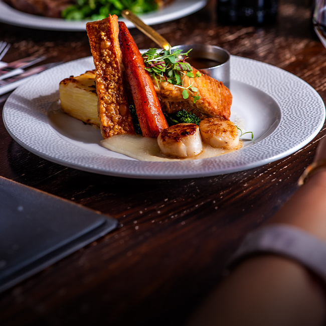 Explore our great offers on Pub food at The Midland